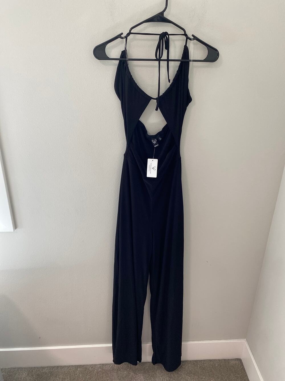 NWT Windsor Sultry Style Black Cutout Halter Jumpsuit Size L
